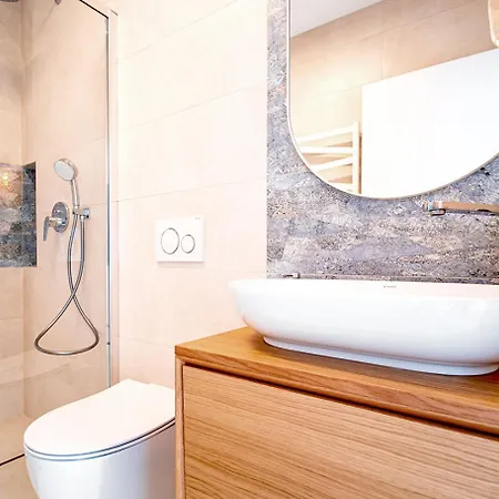 Apartmán Apartament Superior Rewal - Caloroczny Dwupoziomowy Dom Z Ogrodkiem *